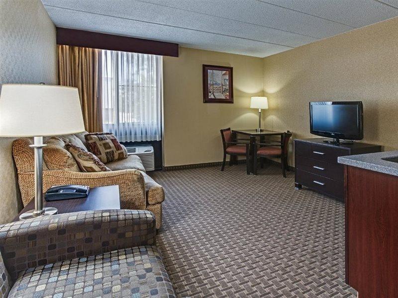 Holiday Inn Express - Fall River North Экстерьер фото