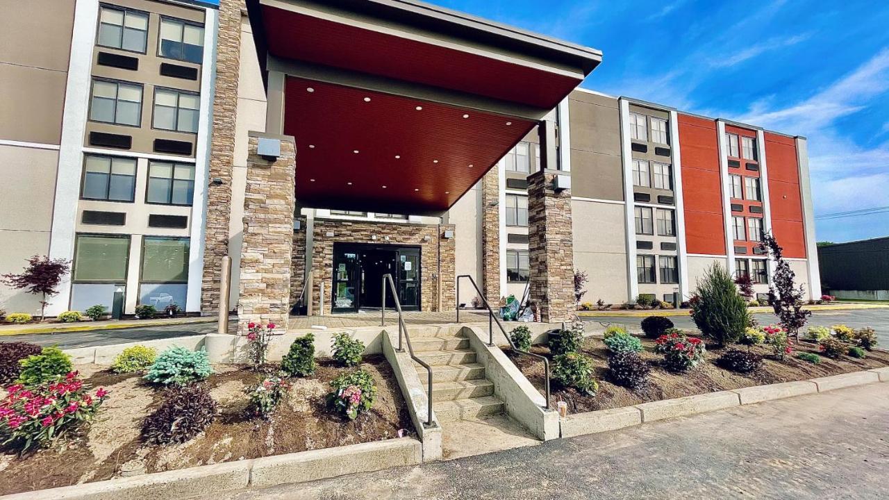 Holiday Inn Express - Fall River North Экстерьер фото