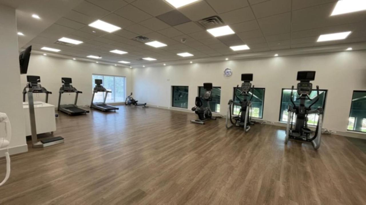 Holiday Inn Express - Fall River North Экстерьер фото