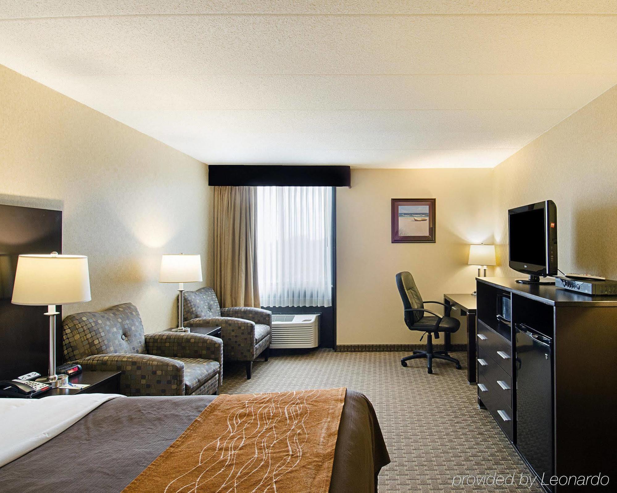 Holiday Inn Express - Fall River North Экстерьер фото