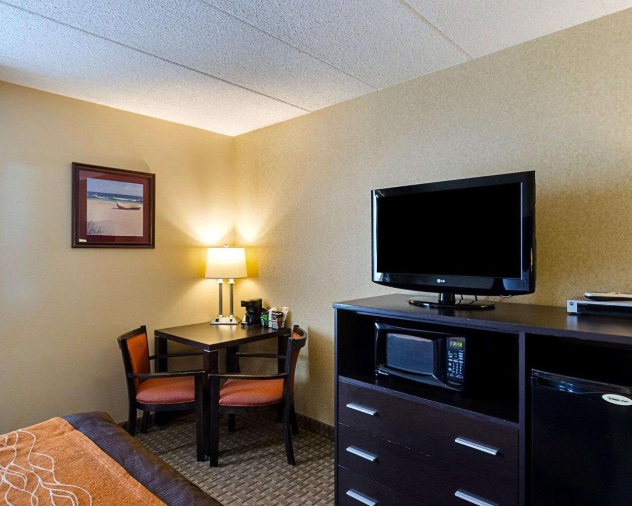 Holiday Inn Express - Fall River North Экстерьер фото
