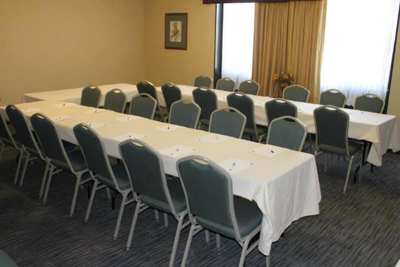 Holiday Inn Express - Fall River North Экстерьер фото